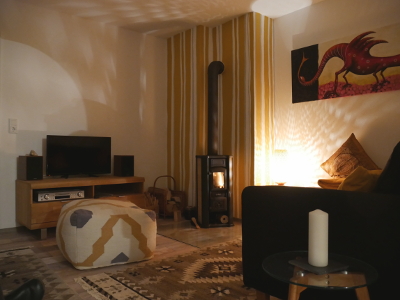 Blick ins Wohnzimmer der Ferienwohnung FeWo Moosau in D-94258 Frauenau &copy; Gine Selle, Frauenau