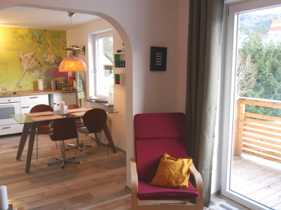 Blick vom Wohnzimmer zur Küche  der Ferienwohnung FeWo Moosau in D-94258 Frauenau &copy; Gine Selle, Frauenau